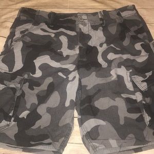 American Eagle Camo longboard shorts